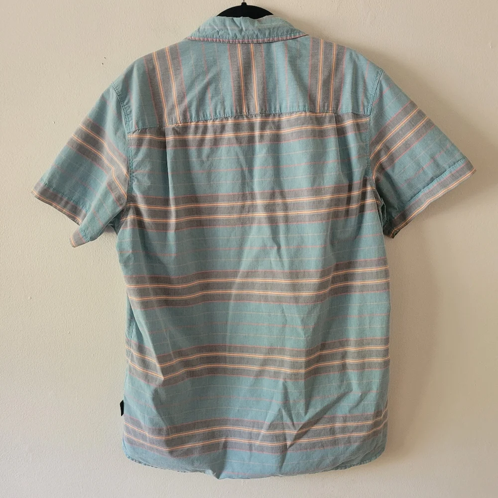 The North Face Chambray Pursuit Men's Medium‎ Short Sleeve Button Up Shirt Blue